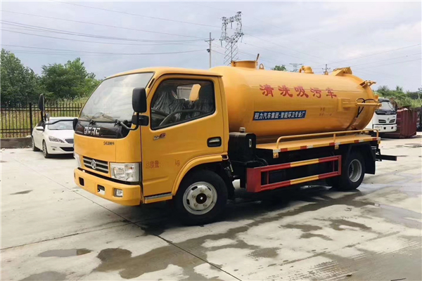 誰(shuí)是專用車界的大小王，東風(fēng)多利卡吸污灑水冷藏車等為生活而服務(wù)