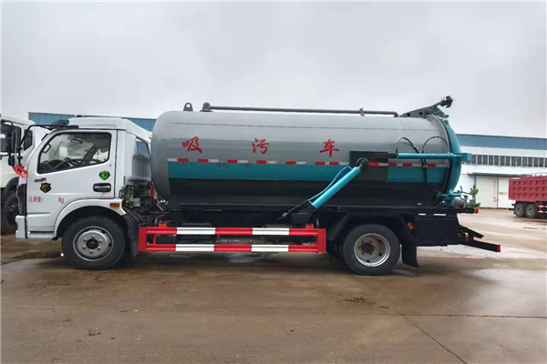 東風凱普特吸污車，容積8.5立方，朝柴170，萬里揚6擋，國六標準