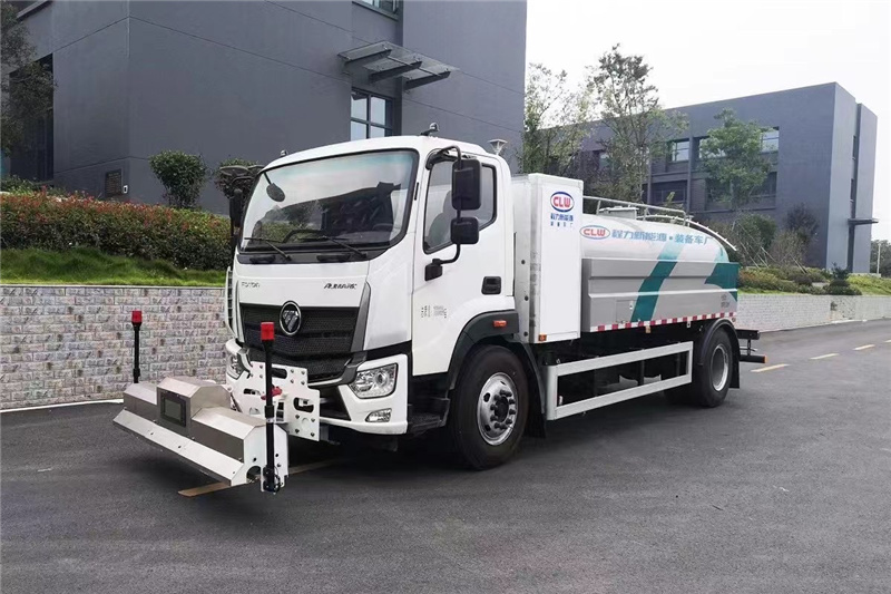 每天一款財(cái)富車型推薦：純電動(dòng)福田路面清洗車由機(jī)械、液壓、電控三部分合為一體的專用沖洗作業(yè)車