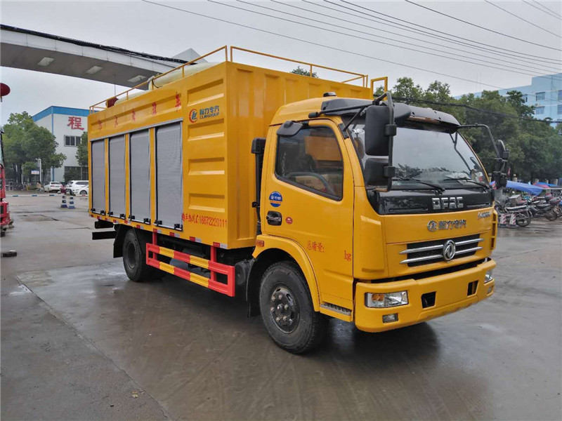東風小多利卡污水車可廣泛地應用于工廠、小區(qū)或污水污物凈化處理