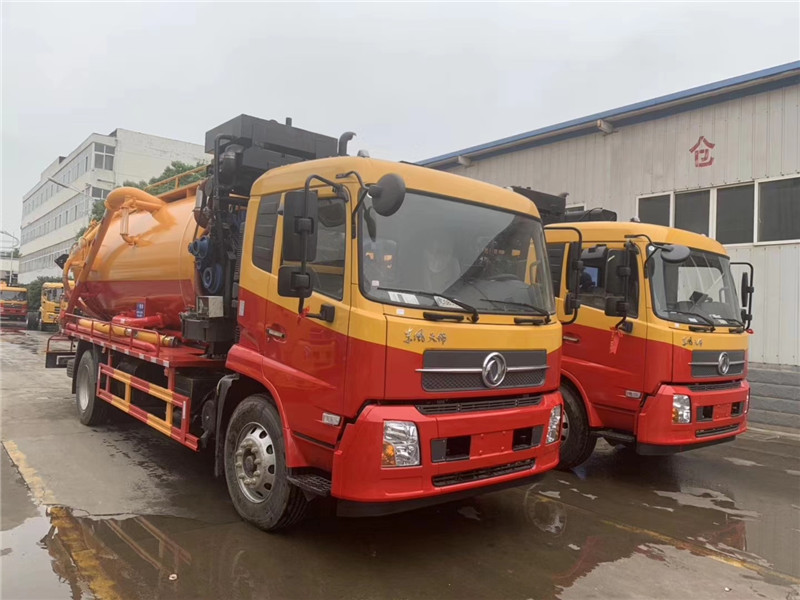 東風(fēng)天龍高壓清洗吸污車具有抽排效率高、自吸、自排及直灌
