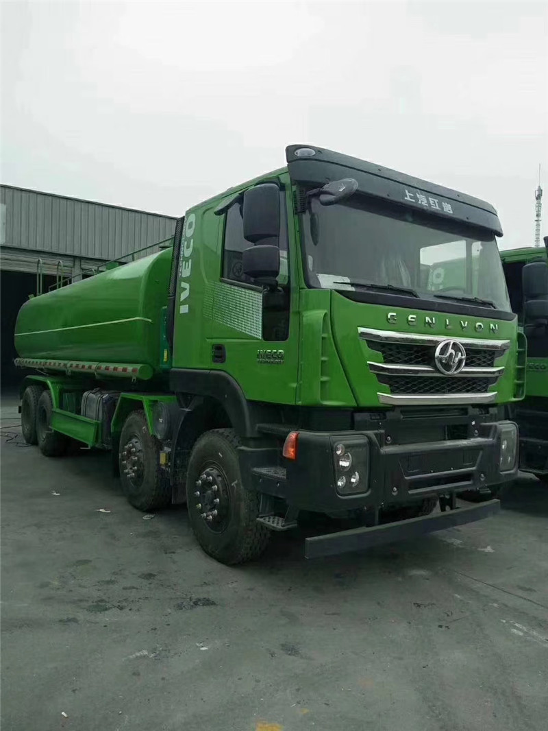 東風(fēng)柳汽國六清洗吸污車罐內(nèi)設(shè)有防浪隔板，有效減輕罐體晃動