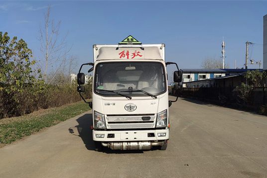 解放虎VR危險(xiǎn)品廂式車(chē)（3.4米長(zhǎng)廂體）
